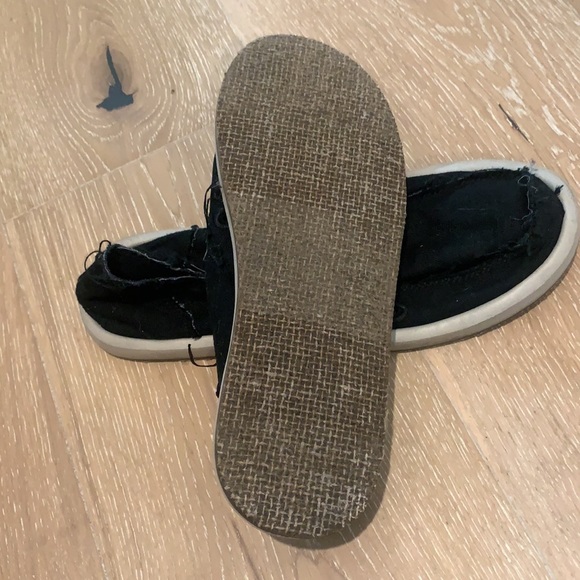 Black Sanuk shoes - Picture 3 of 4